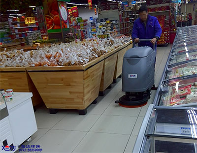 如何進(jìn)行商場(chǎng)保潔工作？